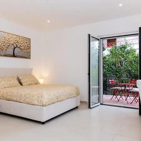 Harmony Sorrento ゲストハウス 4*